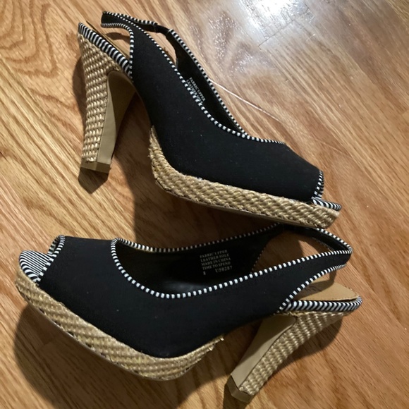 Unlisted Black Peep Toe Heels sz 8 - Picture 5 of 6